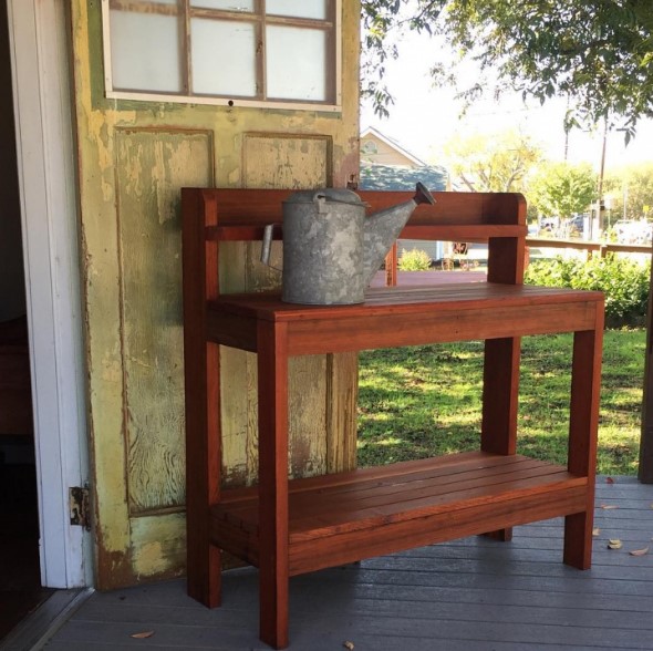 Amazing white potting table #pottingbenchideas #benchdesign #pottingbench #benchideas