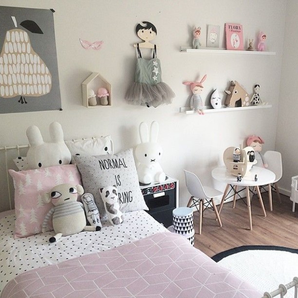 Cute Teenage Girl Bedroom Ideas | How To Make a Small Space Feel Big