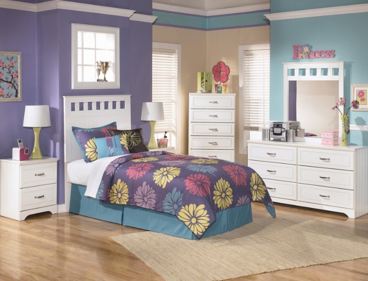 Cute Teenage Girl Bedroom Ideas | How To Make a Small Space Feel Big