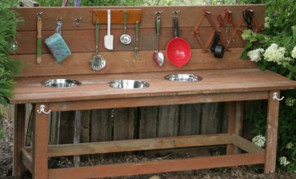 imposing wooden garden potting table #pottingbenchideas #benchdesign #pottingbench #benchideas