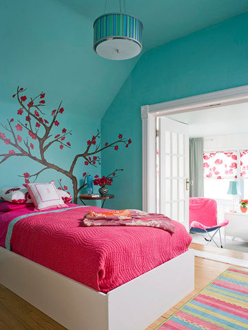 Cute Teenage Girl Bedroom Ideas | How To Make a Small Space Feel Big