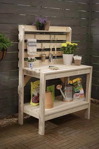 Amazing 2x4 potting bench #pottingbenchideas #benchdesign #pottingbench #benchideas