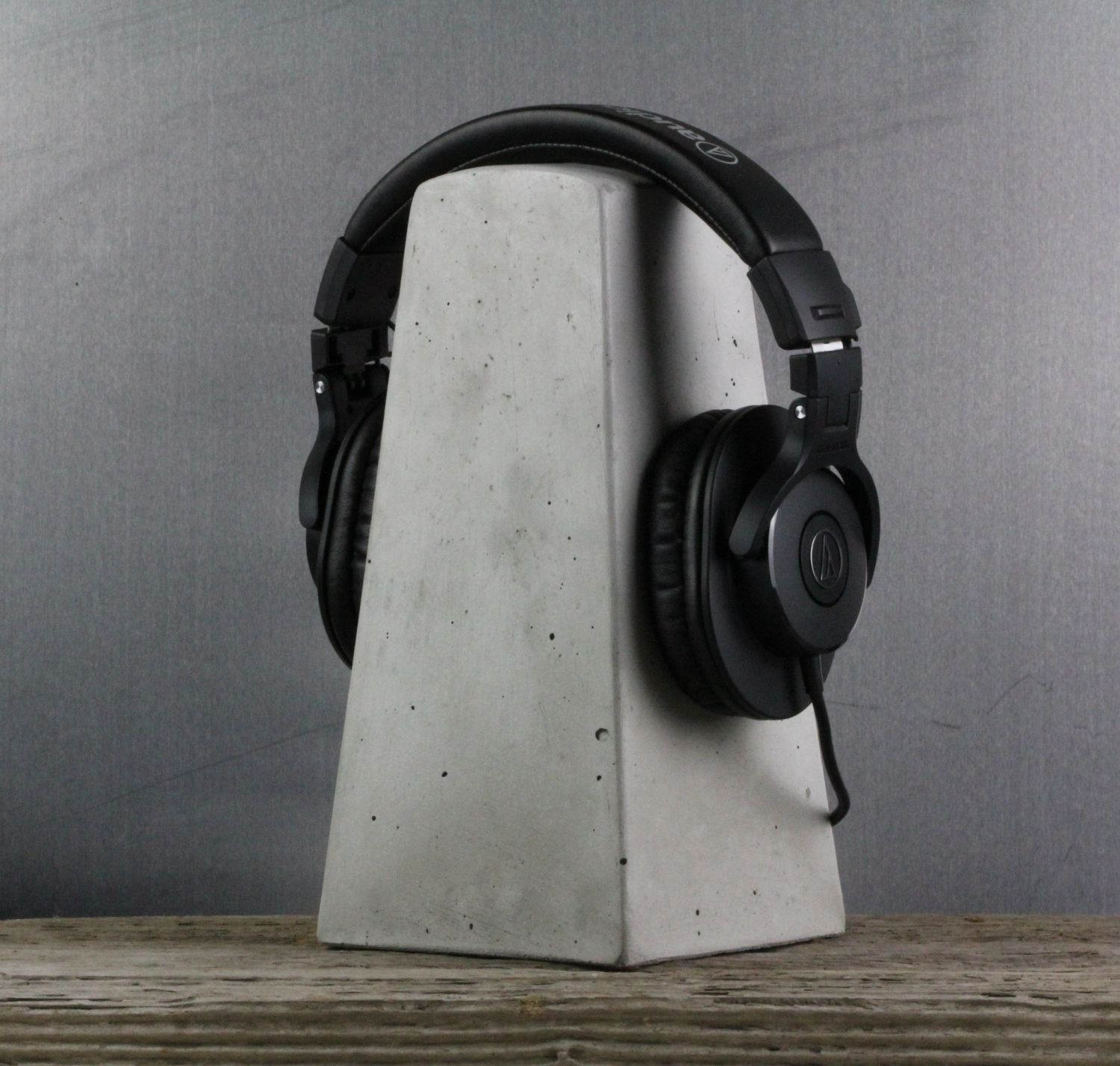 20 DIY Headphone Stand Ideas, Know the Types and Advantages then Make It Yourself