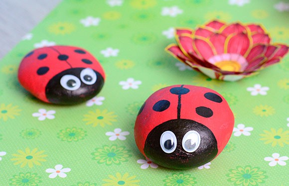 Ladybug Painted Rocks Ideas | How to Make It