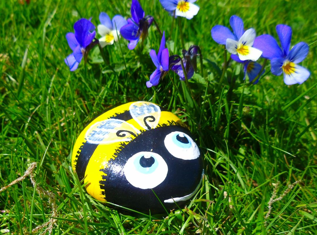 Best Painted Rock Bumble Bee Ideas