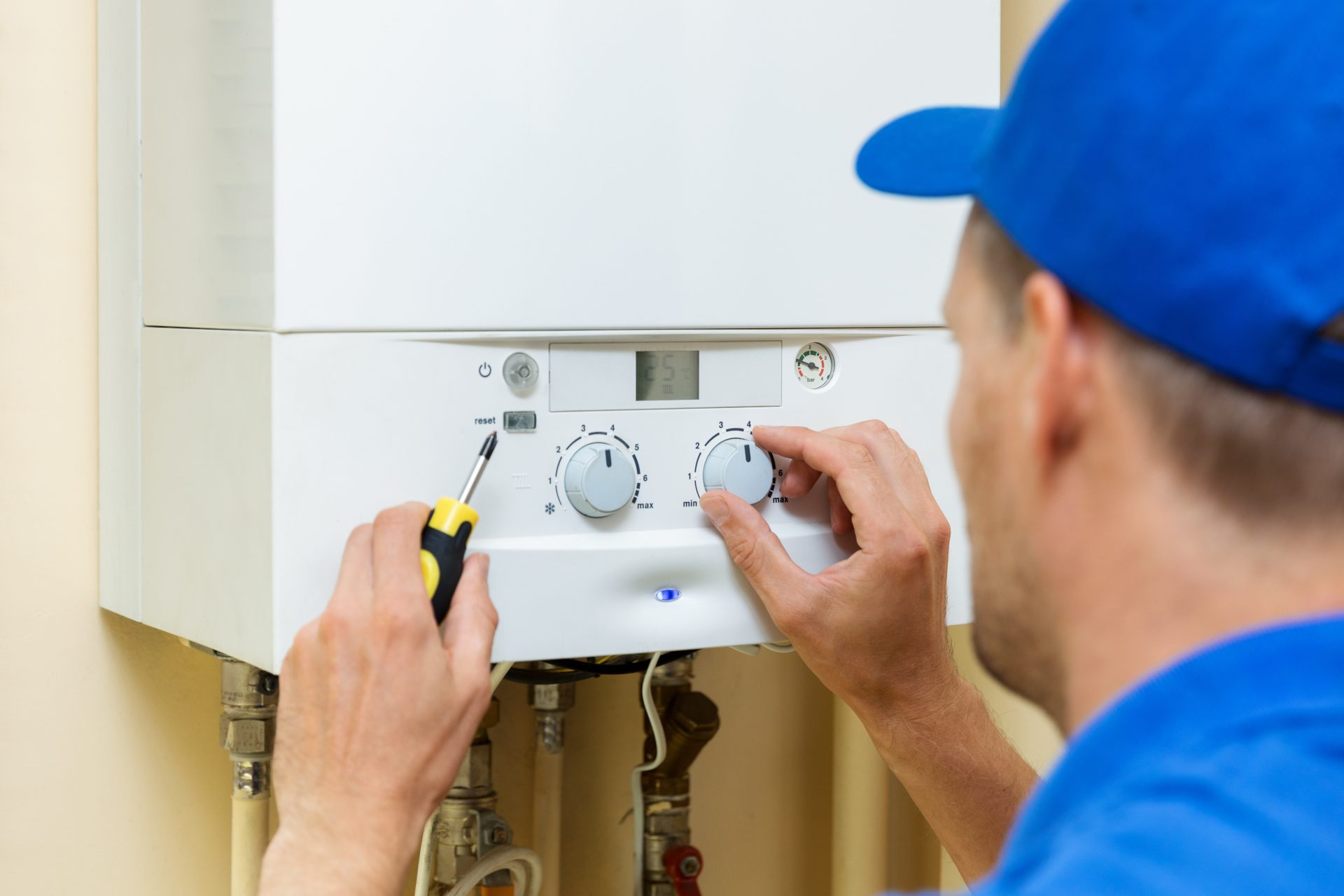 Why You Need To Hire A Heating Contractor To Service At Your Office