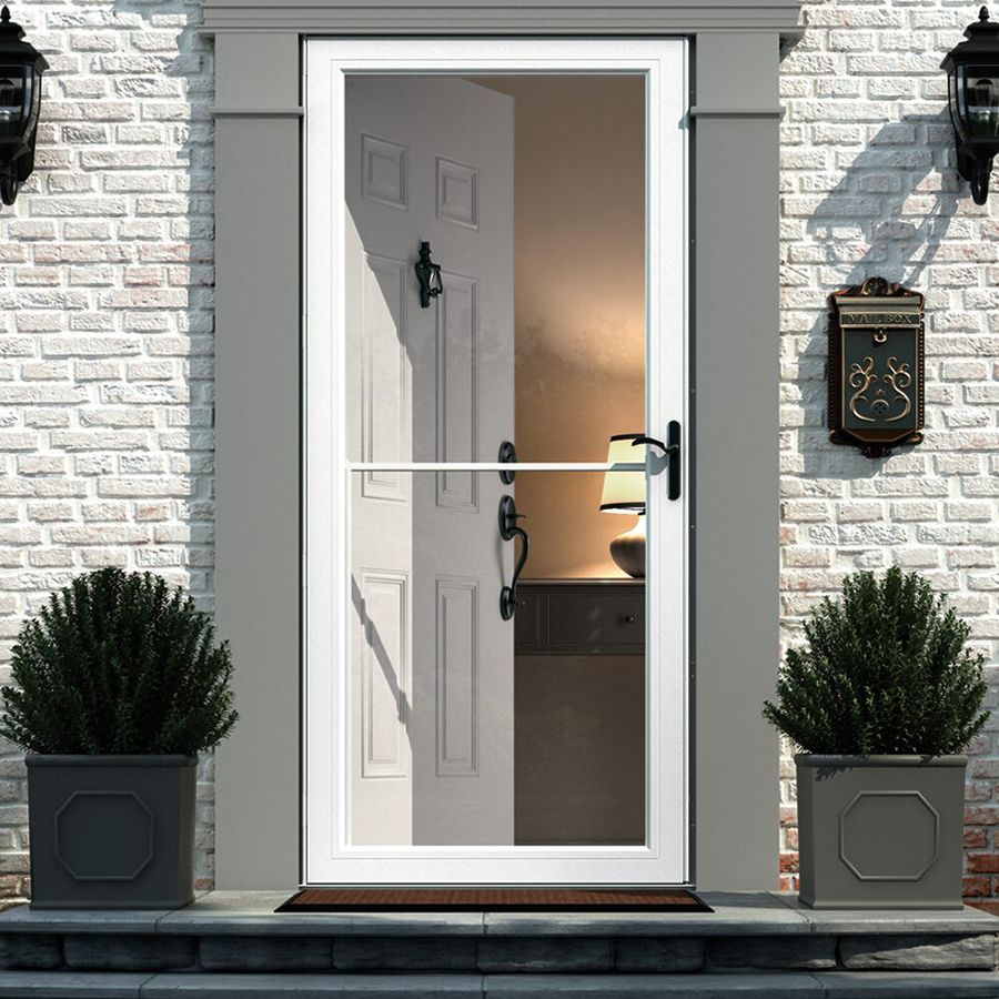 Retractable screen door